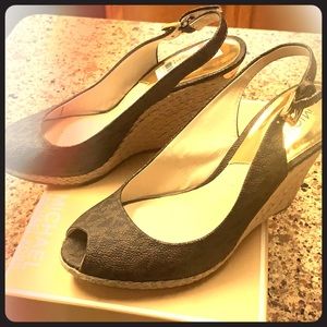 Don’t wear anymore like new/very gently worn